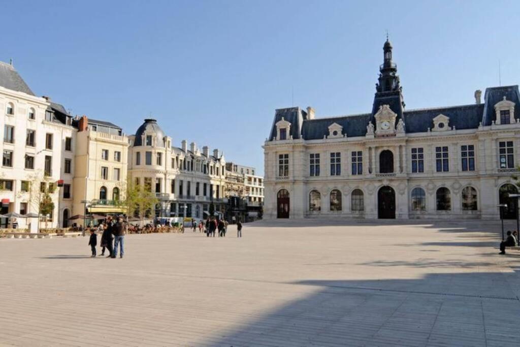Appartement En Face De La Gare - Centre Ville Poitiers Eksteriør bilde